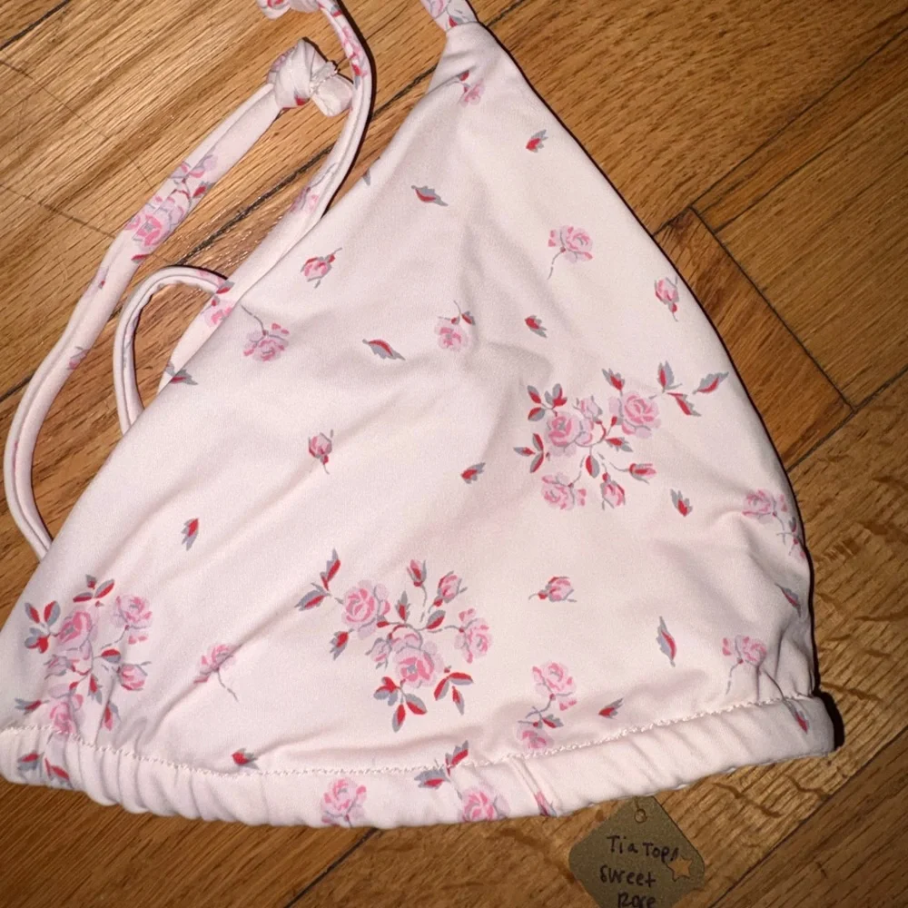 Frankie’s Bikinis Tia Top Sweet Rose Print